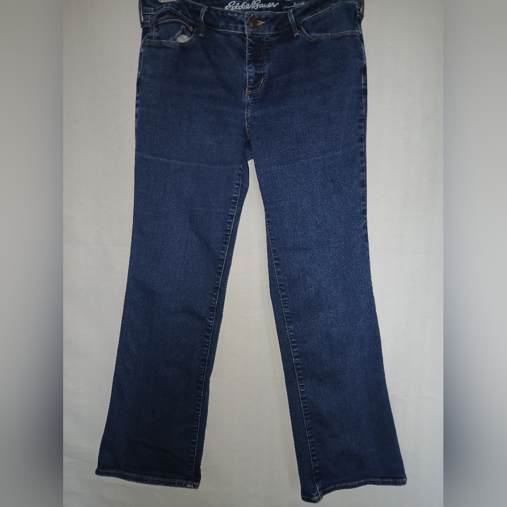 Eddie Bauer Women Jeans Slightly Curvy Boot Cut.